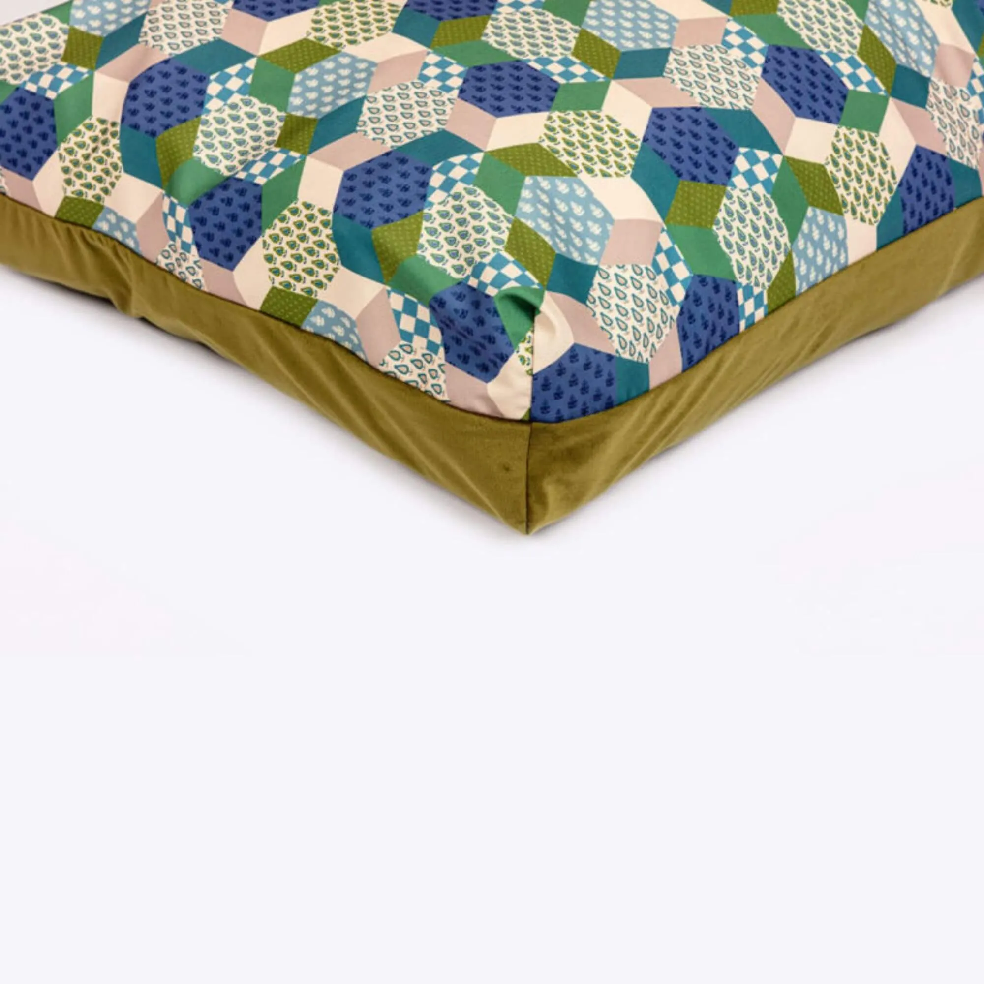 Laura Ashley Thistle Patchwork Duvet Dog Bed