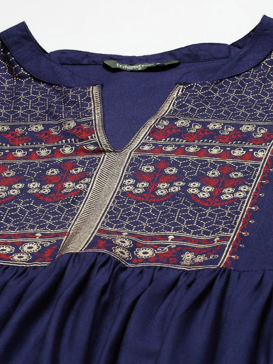 Women Navy Blue And Red Embroidered Kurta